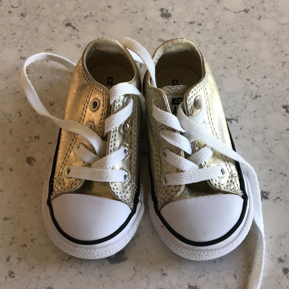 Shiny light gold toddler converse lace up sz 6